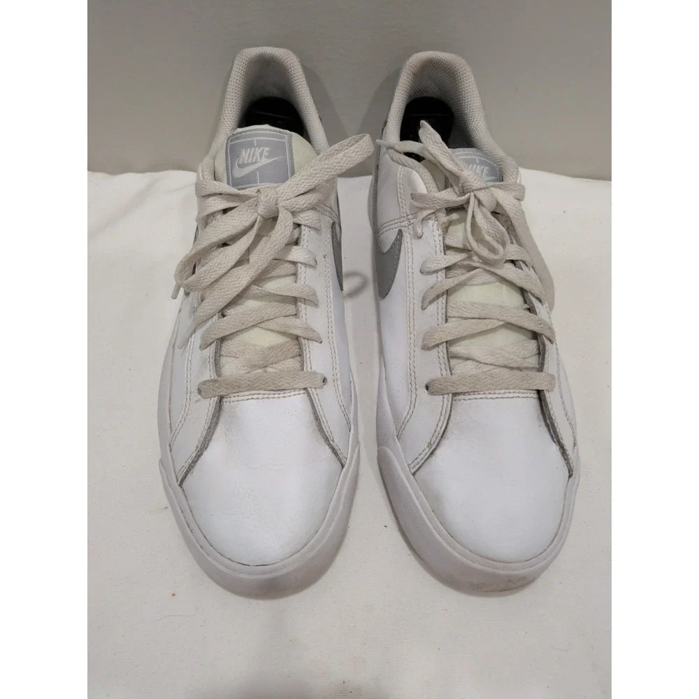 Nike court royale